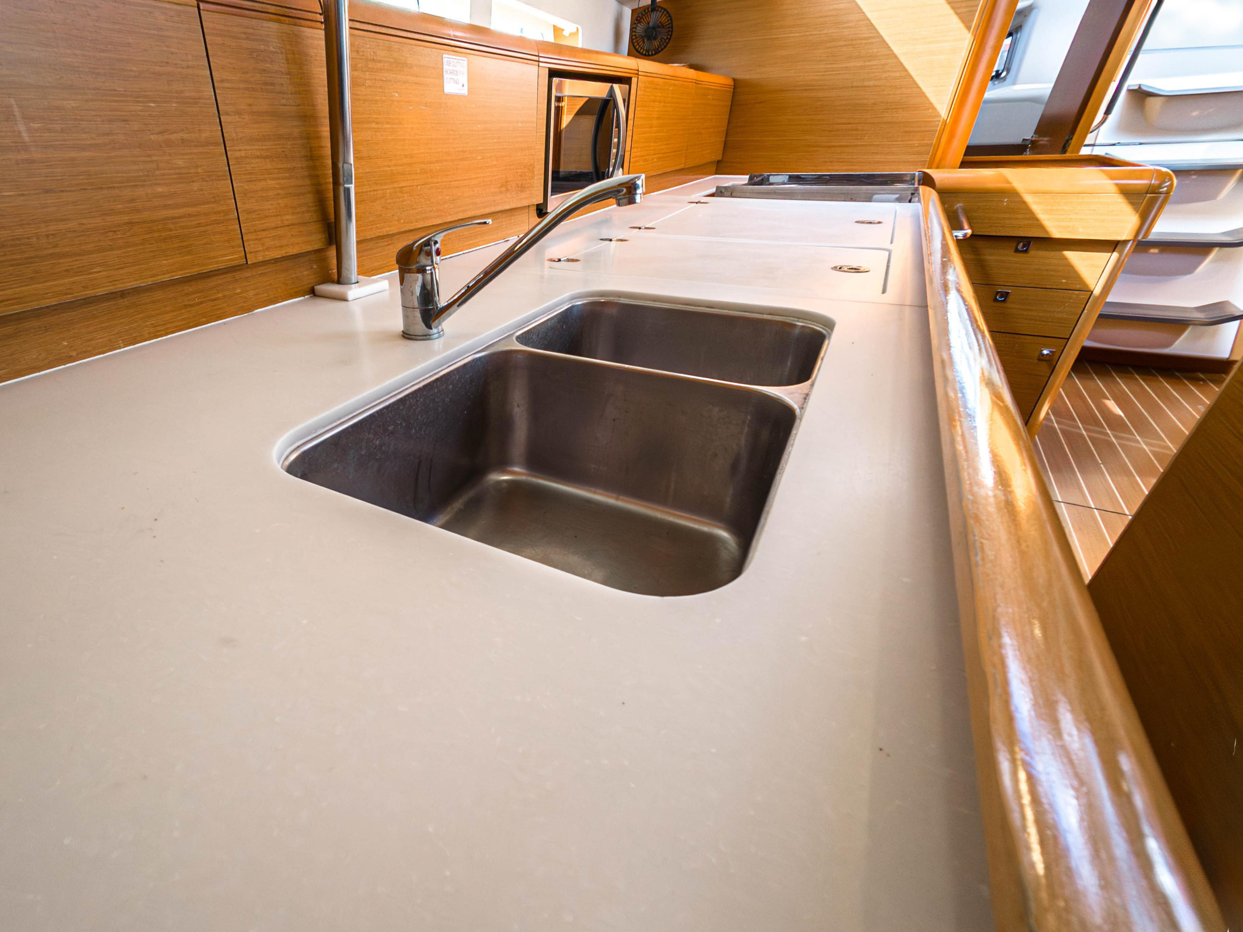 Sun Odyssey 519 - 5 cab. — photo 13