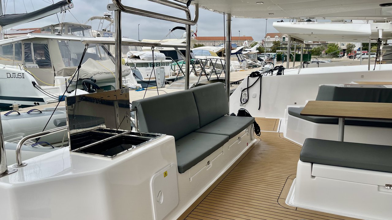 Dufour 48 Catamaran - 5 + 1 cab. — photo 7