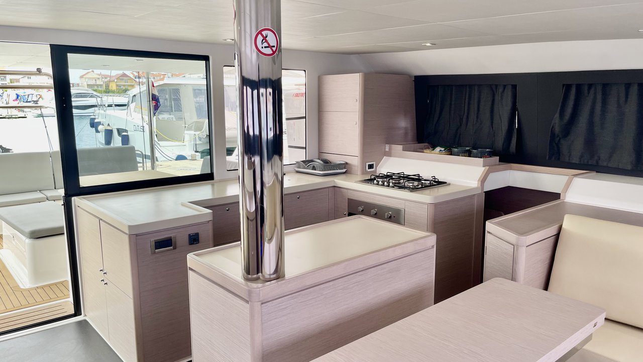 Dufour 48 Catamaran - 5 + 1 cab. — photo 14