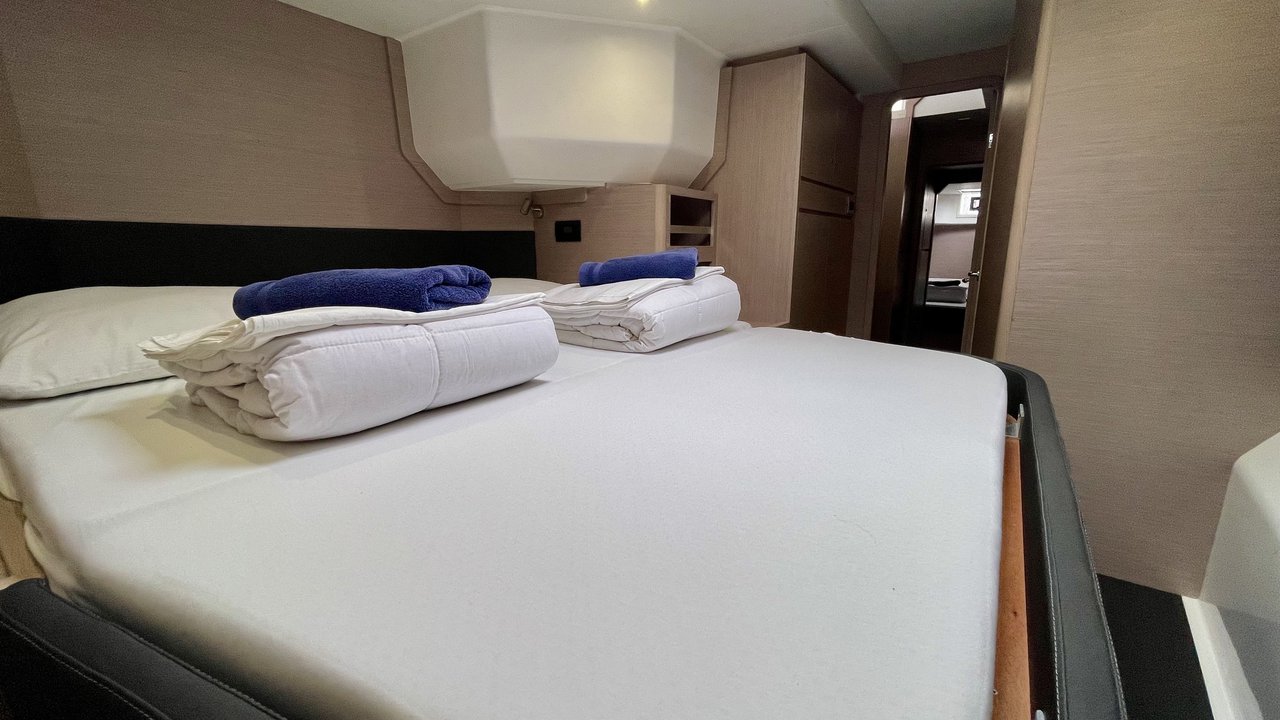 Dufour 48 Catamaran - 5 + 1 cab. — photo 21