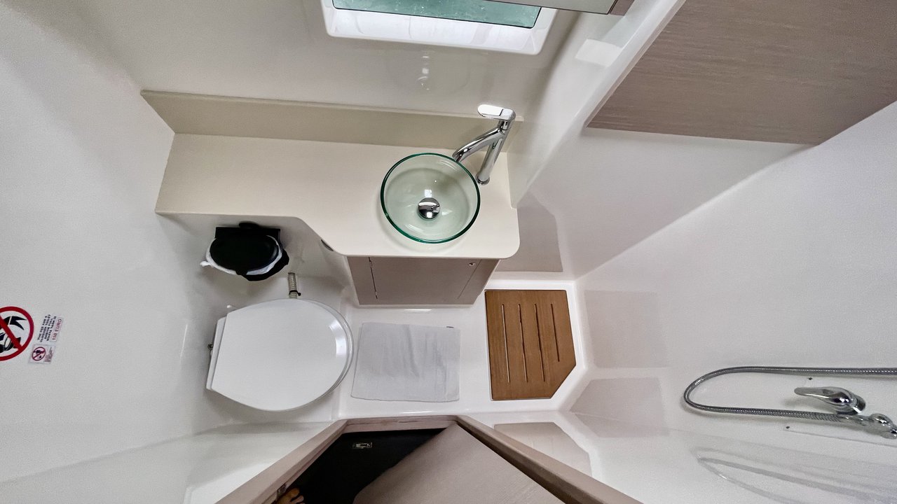 Dufour 48 Catamaran - 5 + 1 cab. — photo 27