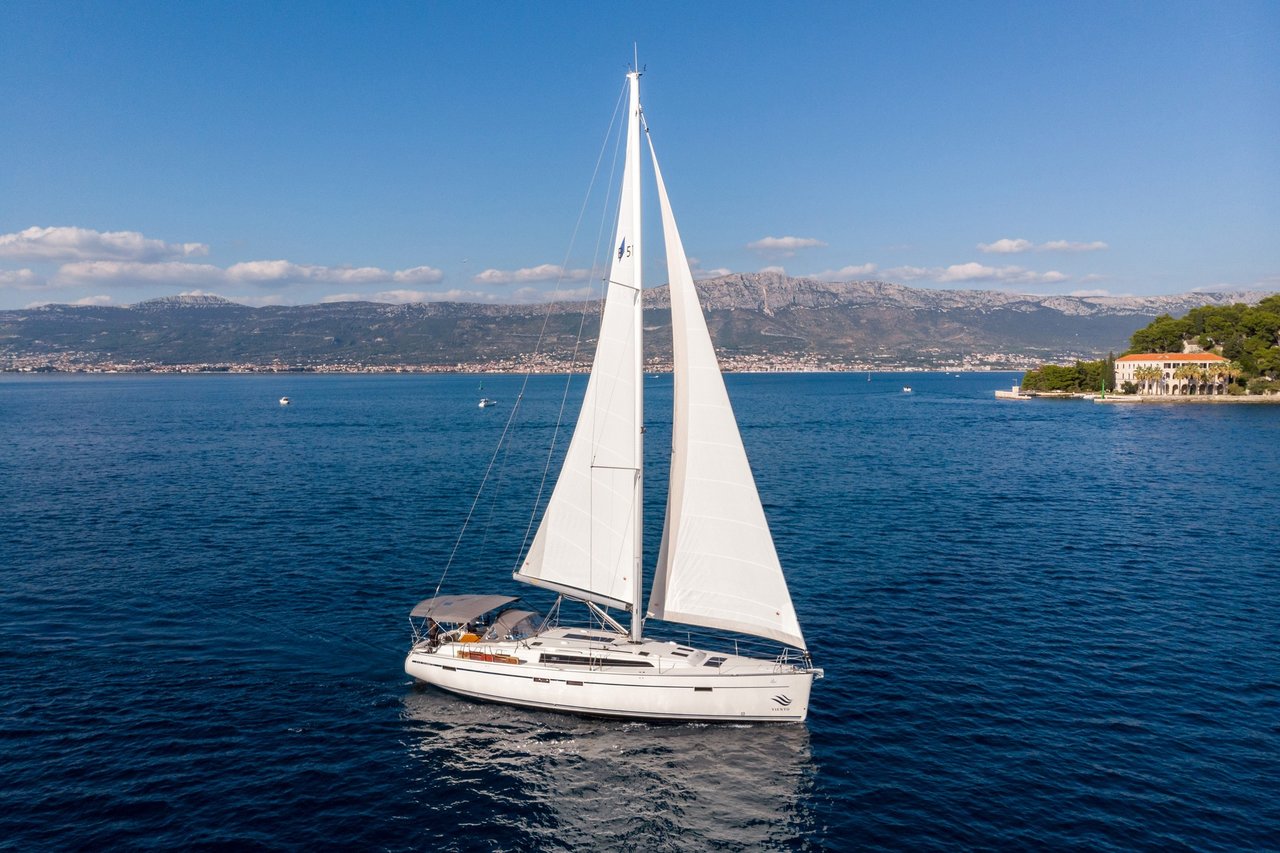 Bavaria Cruiser 51 — photo 4