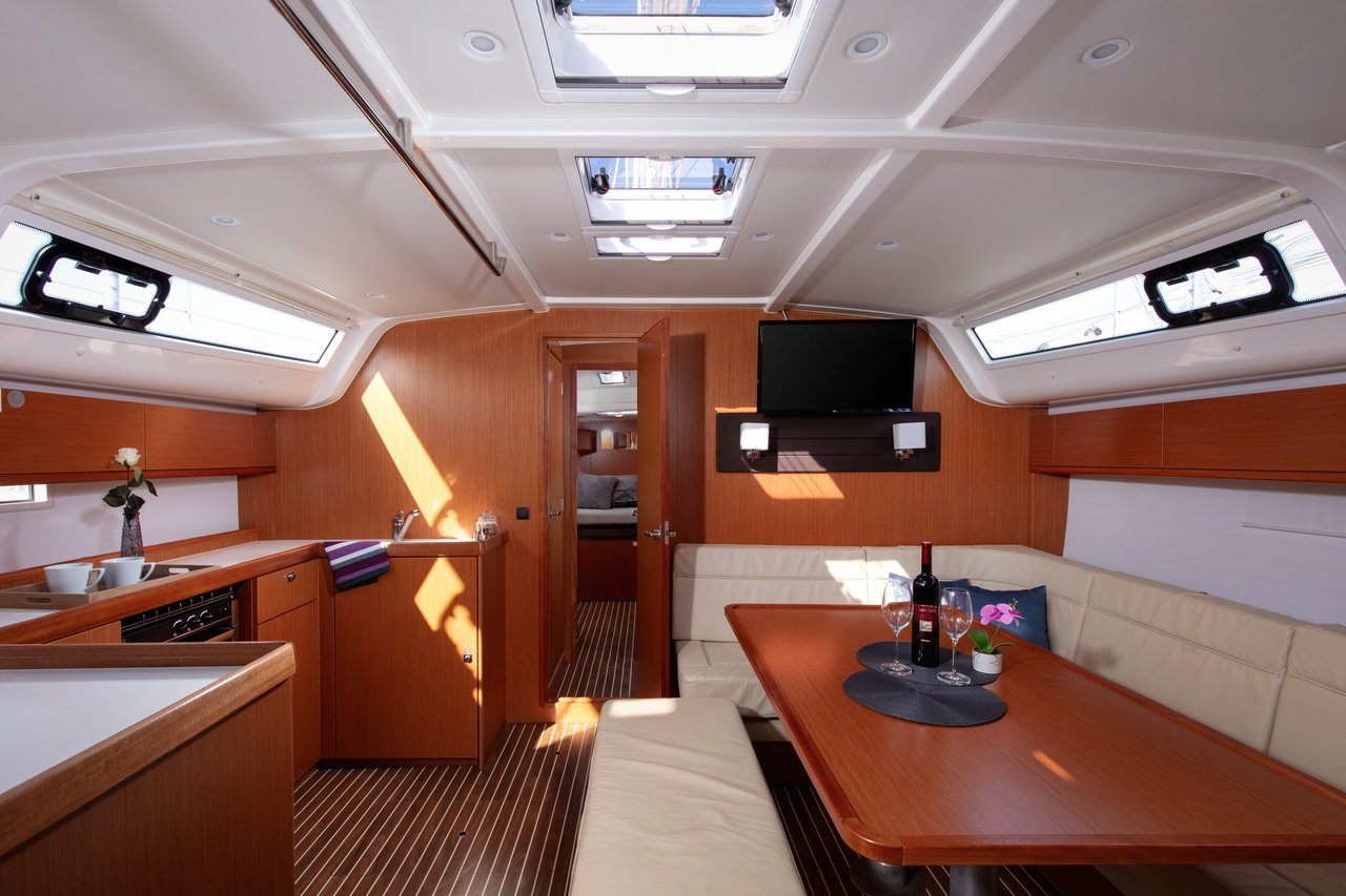 Bavaria Cruiser 51 — photo 12