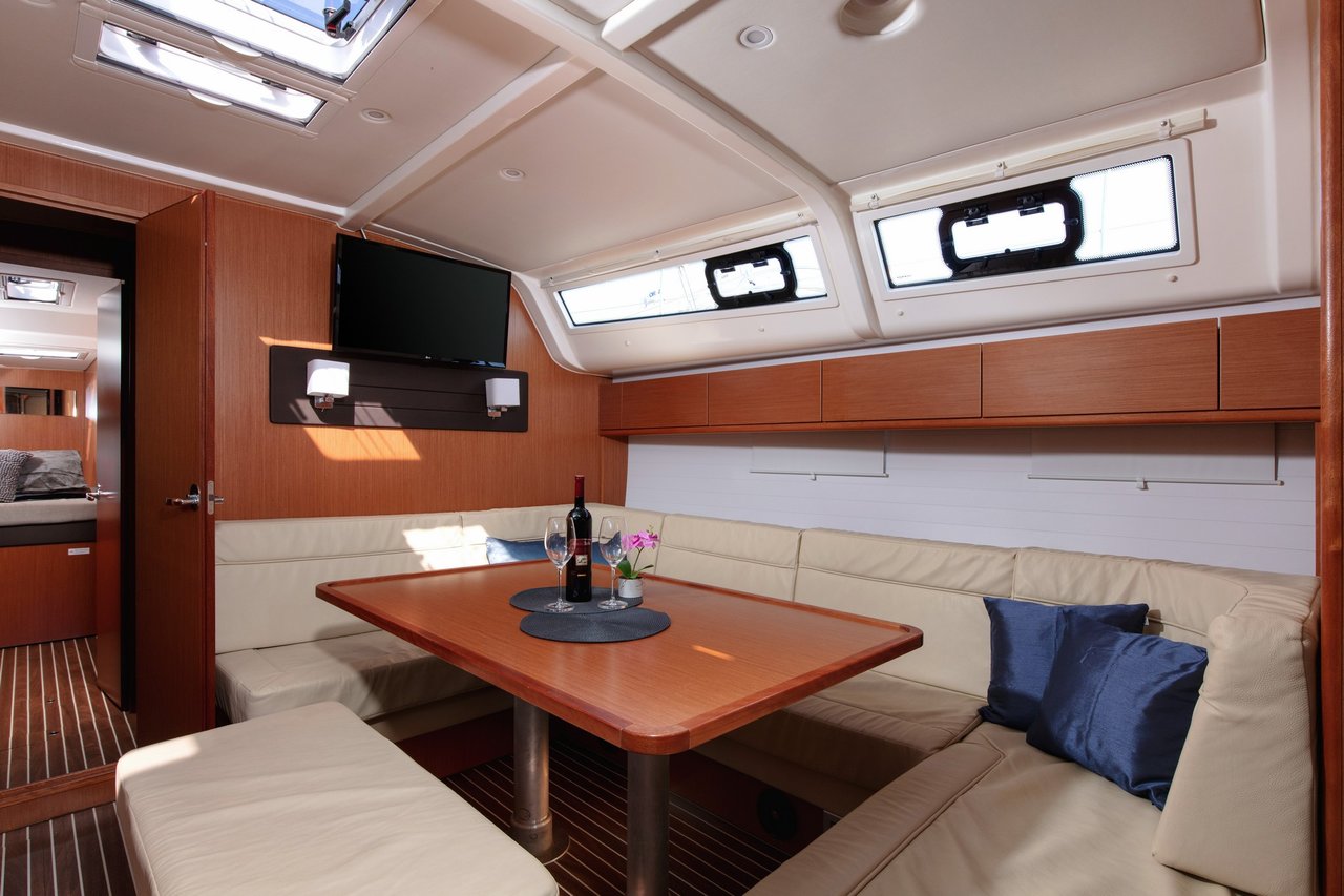 Bavaria Cruiser 51 — photo 13