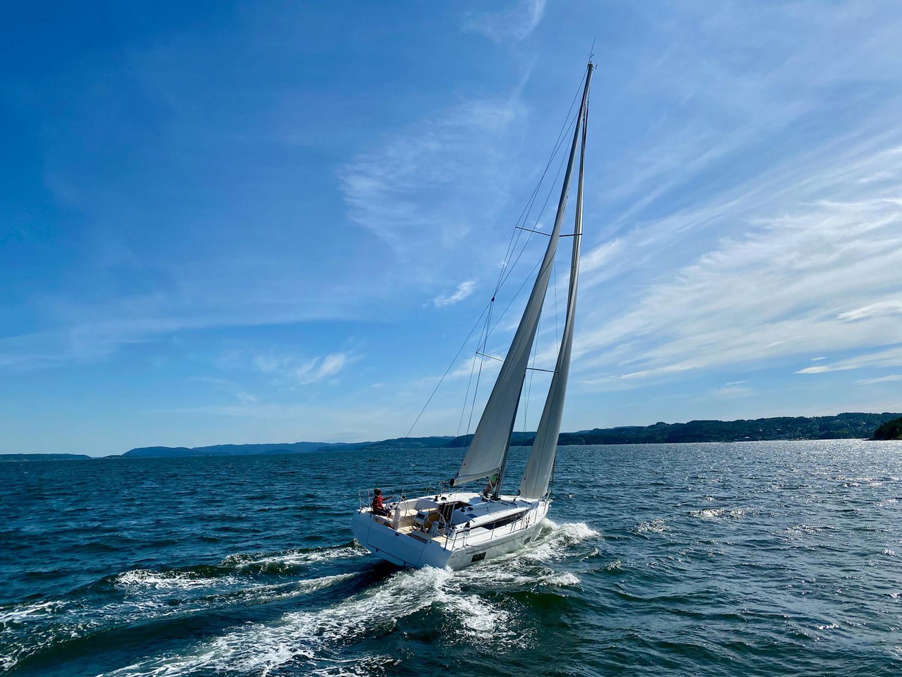 Bavaria C42 — photo 1