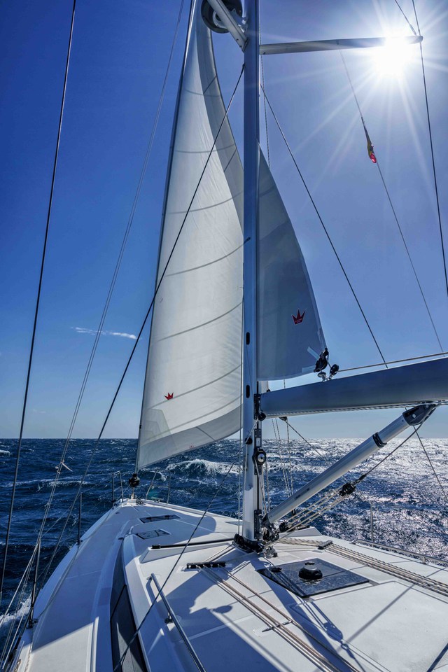 Bavaria C42 — photo 4