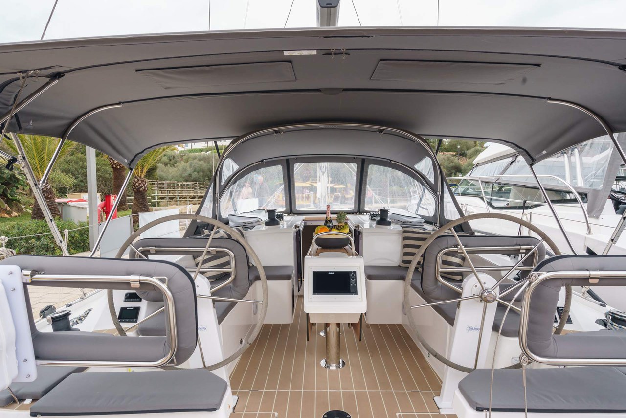 Bavaria C42 — photo 6