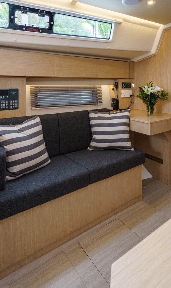 Bavaria C42 — photo 11