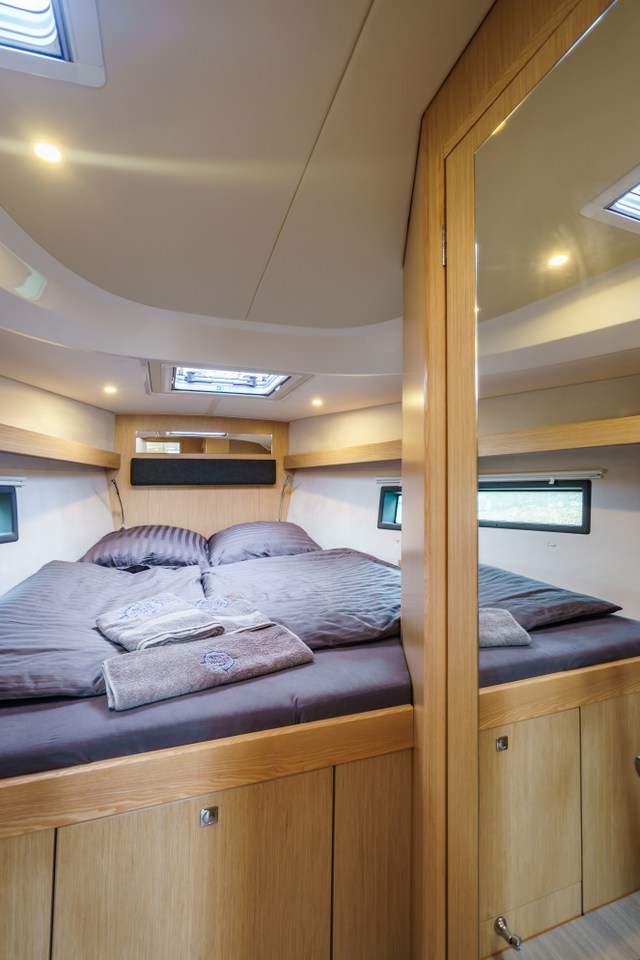 Bavaria C42 — photo 16