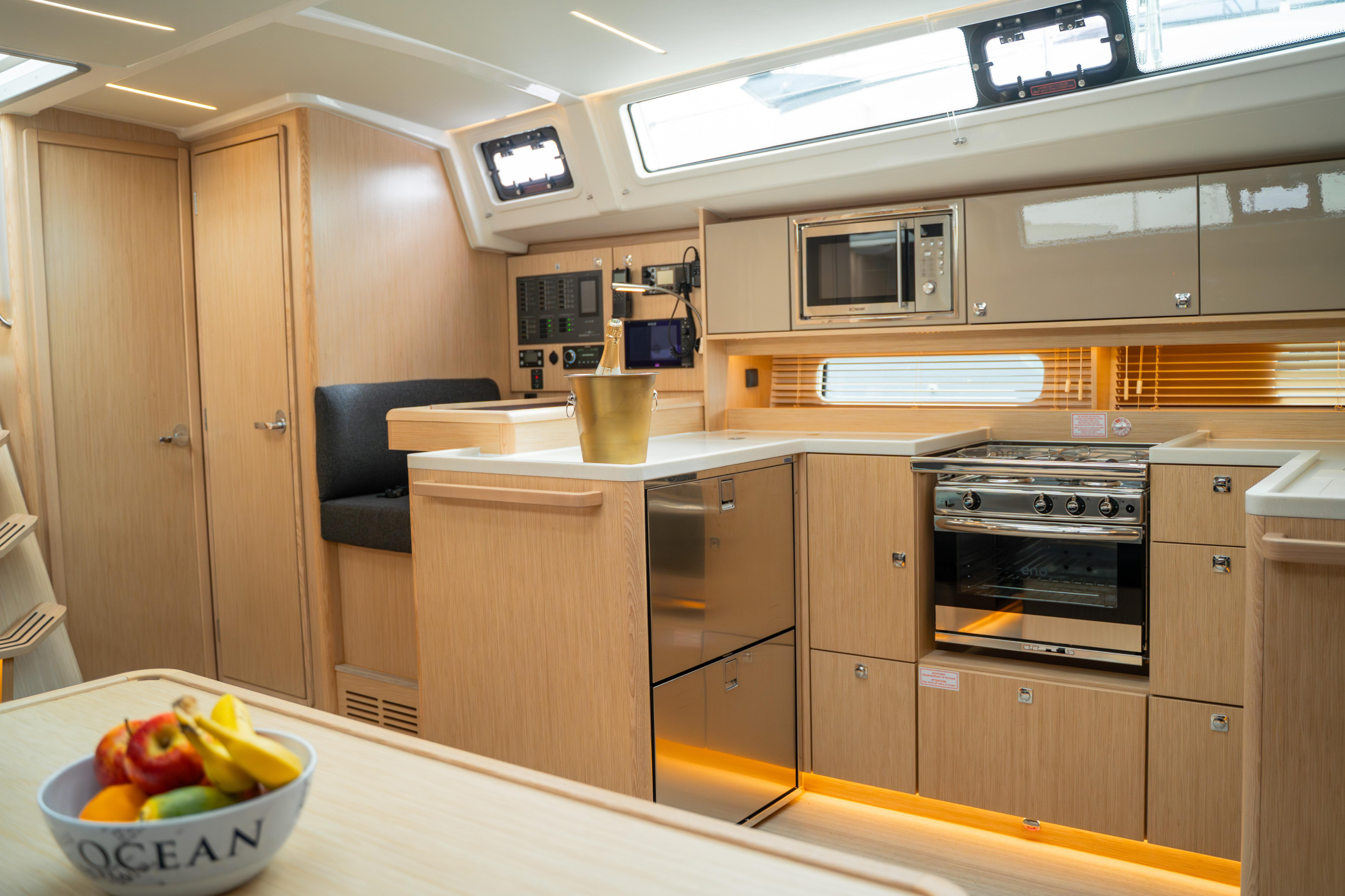 Bavaria C46 - 4 cab. — photo 12