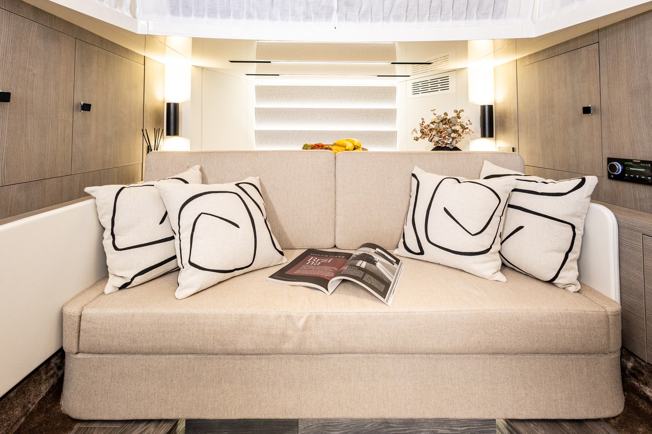Cranchi A46 — photo 23
