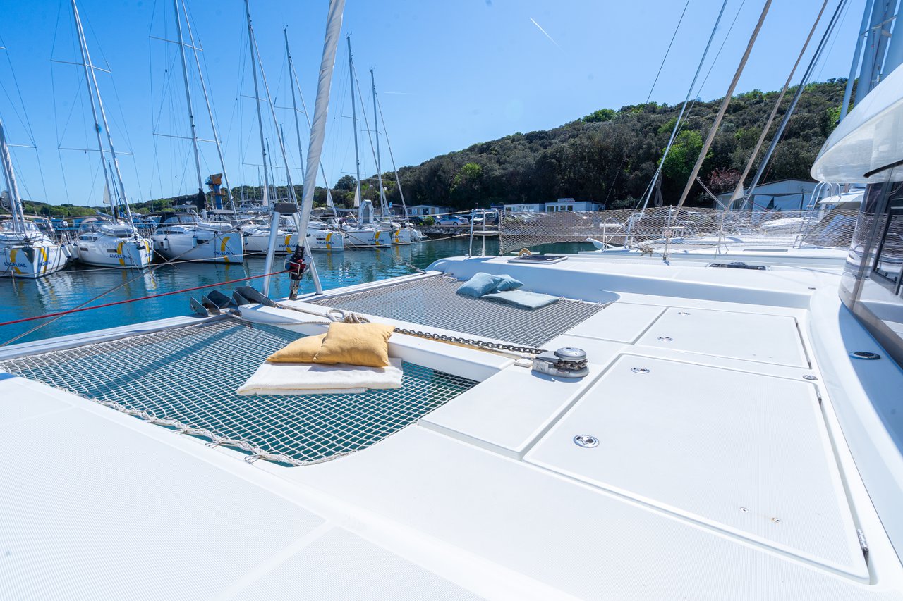 Lagoon 42 - 4 + 2 cab. — photo 13