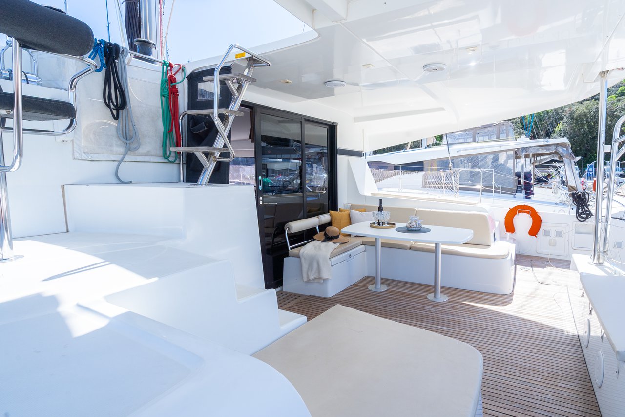 Lagoon 42 - 4 + 2 cab. — photo 18