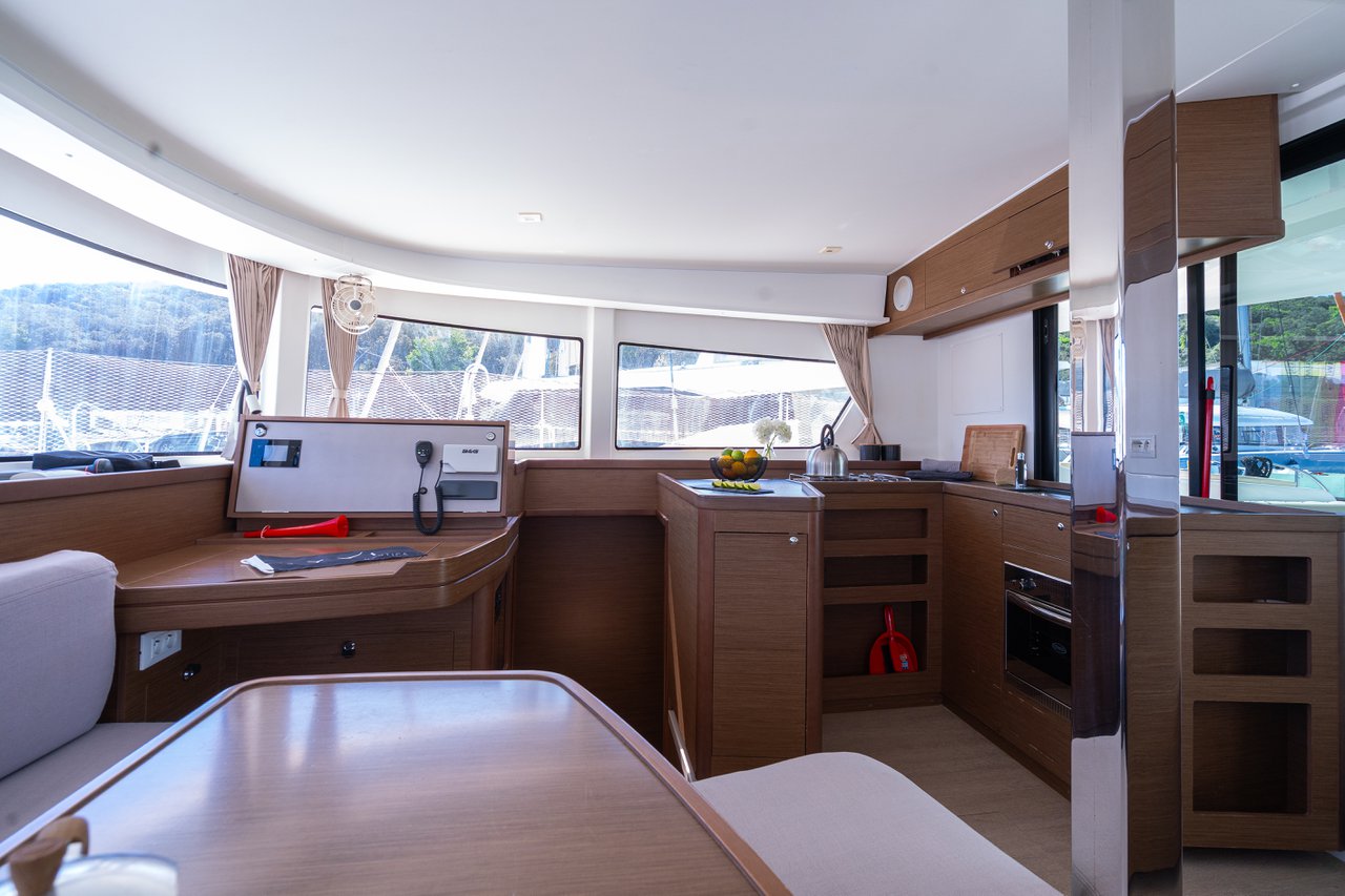 Lagoon 42 - 4 + 2 cab. — photo 20