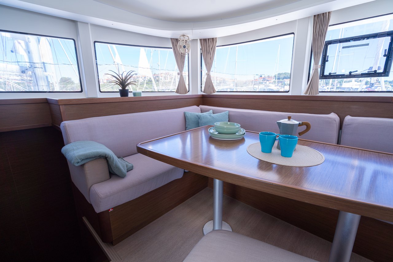 Lagoon 42 - 4 + 2 cab. — photo 21