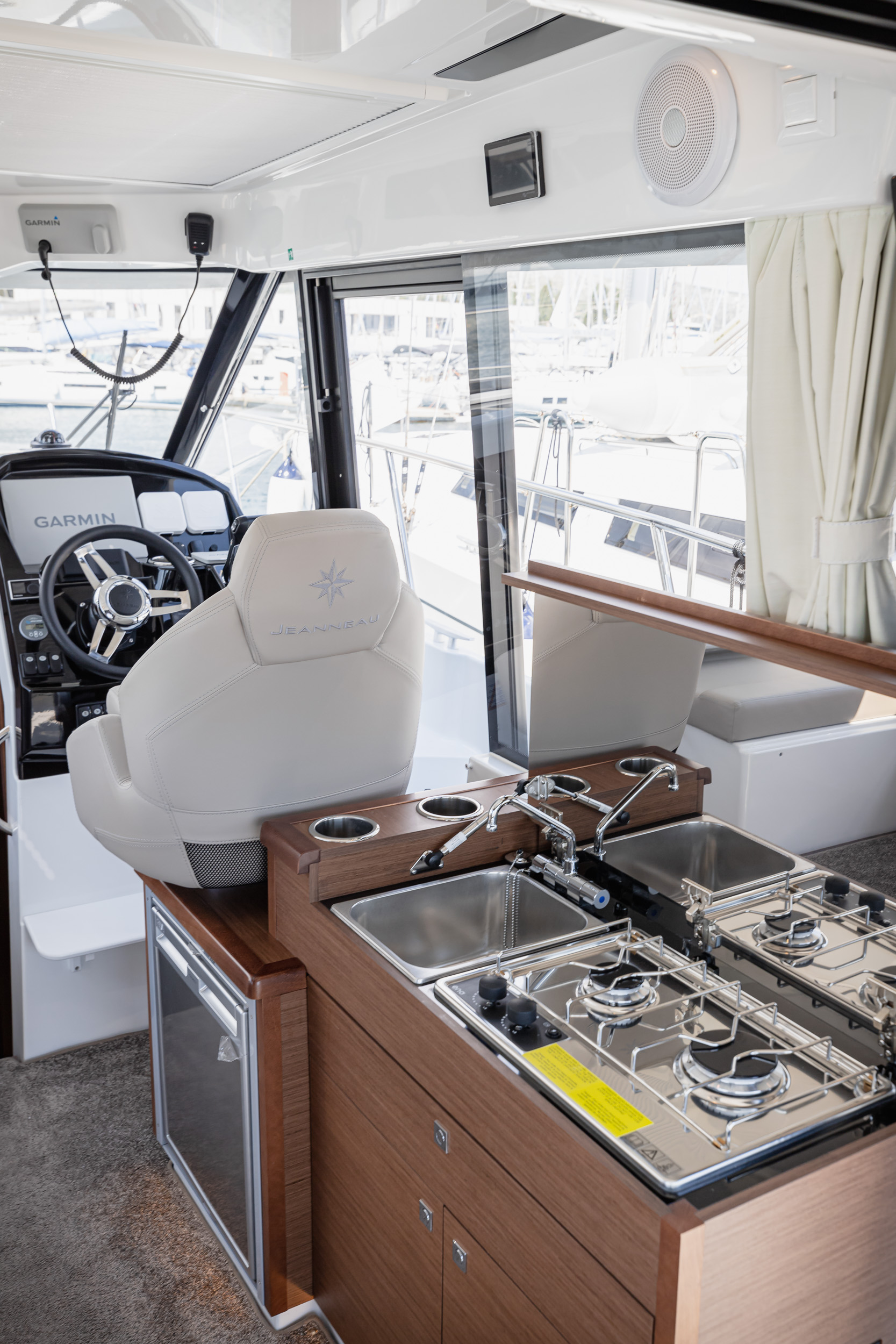 Merry Fisher 895 Offshore — photo 6