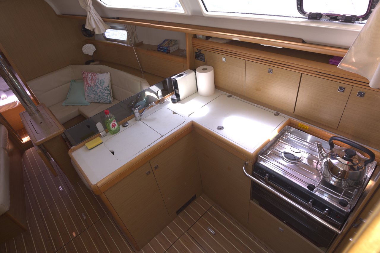Sun Odyssey 36i — photo 17