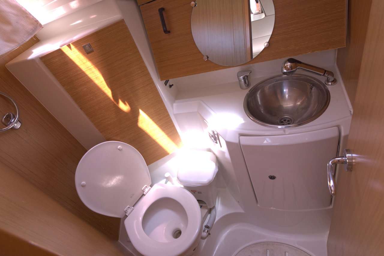 Sun Odyssey 36i — photo 25