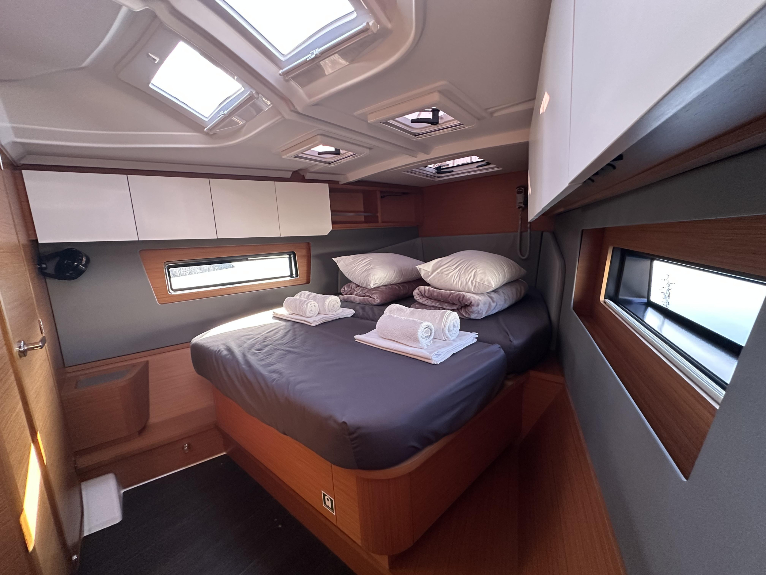 Dufour 41 - 3 cab. — photo 11