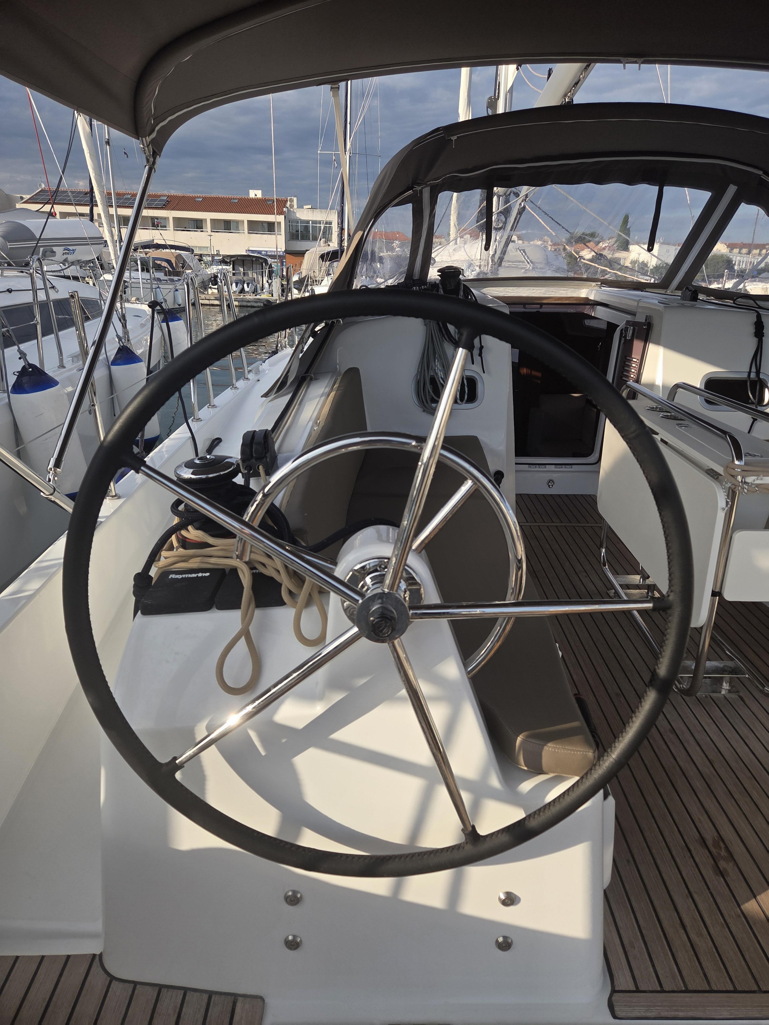 Sun Odyssey 380 - 3 cab. — photo 5