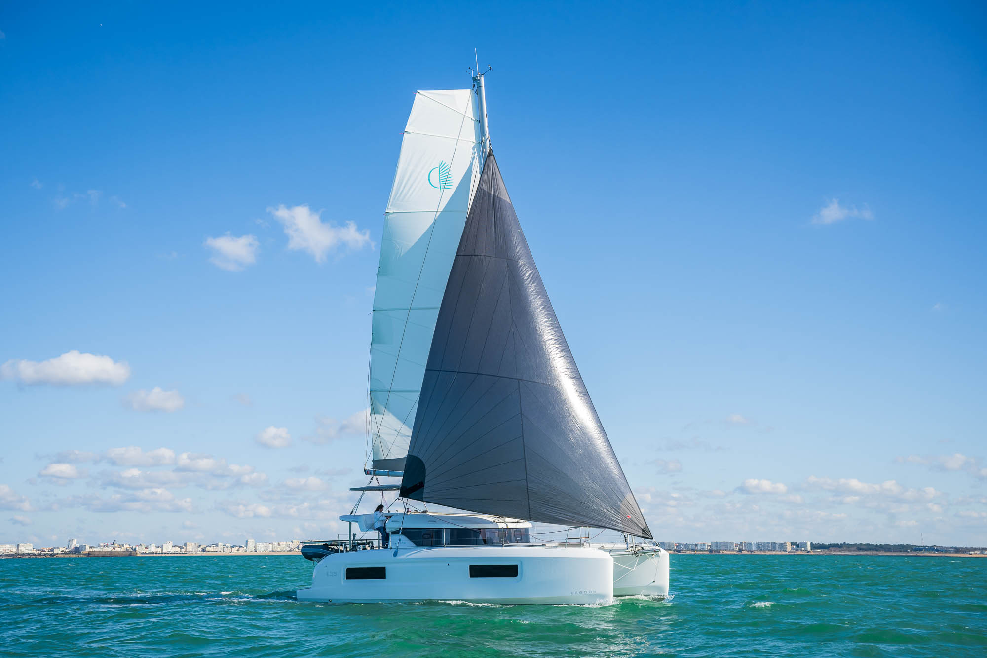 Lagoon 38 - 4 + 2 cab. — photo 4