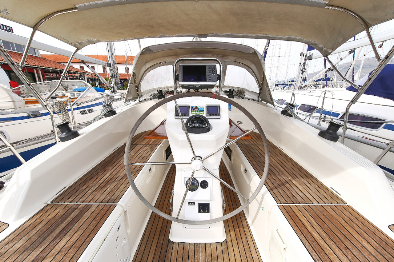 Bavaria Cruiser 36 — photo 9