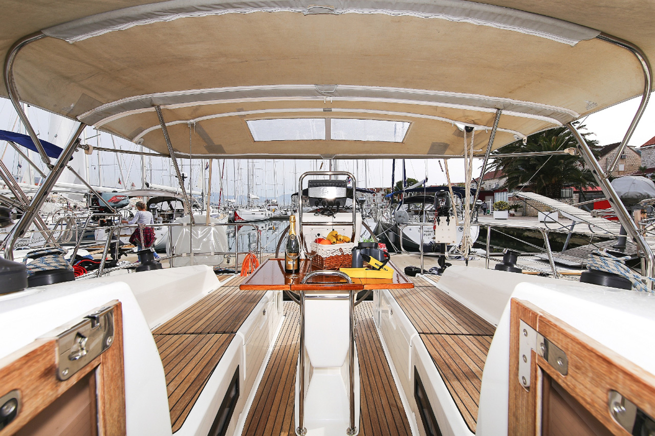 Bavaria Cruiser 36 — photo 11