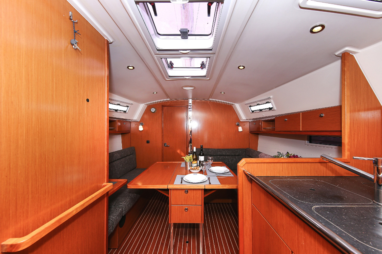 Bavaria Cruiser 36 — photo 12