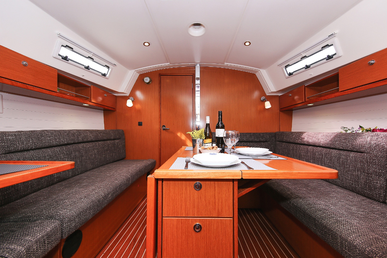 Bavaria Cruiser 36 — photo 13