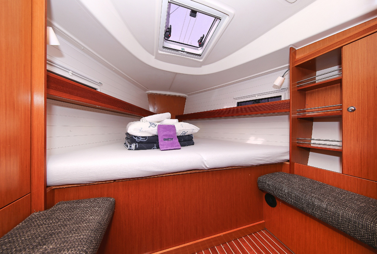 Bavaria Cruiser 36 — photo 18