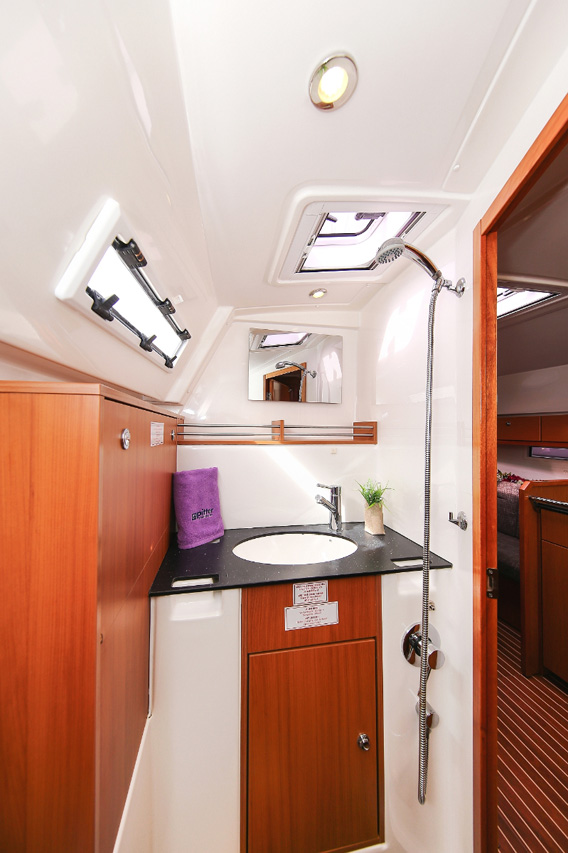 Bavaria Cruiser 36 — photo 22