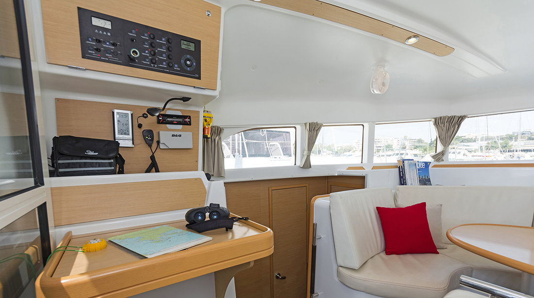 Lagoon 380 - 4 + 2 cab. — photo 20