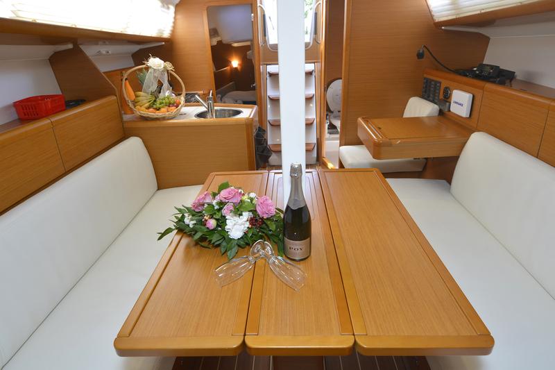 Sun Odyssey 33i - 2 cab. — photo 10