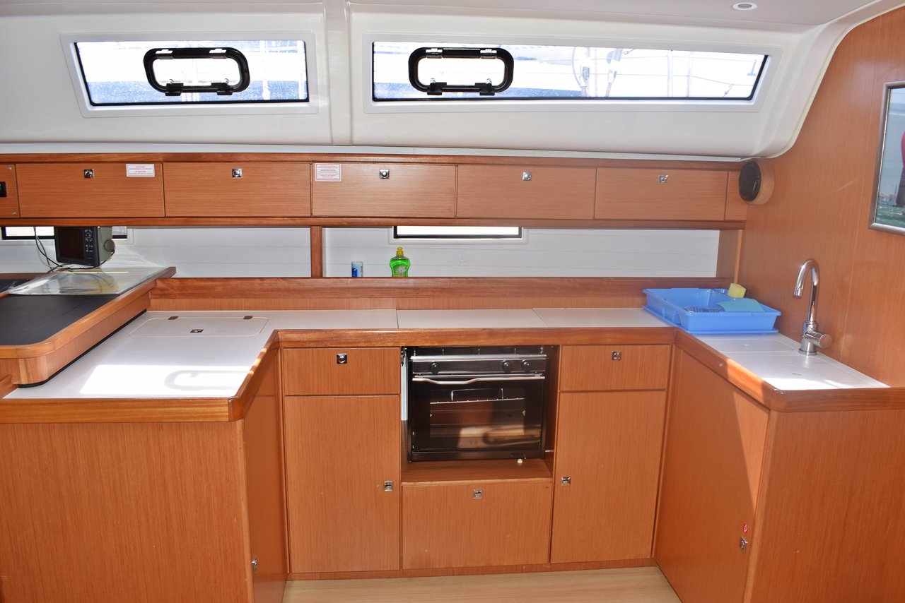 Bavaria Cruiser 51 — photo 14
