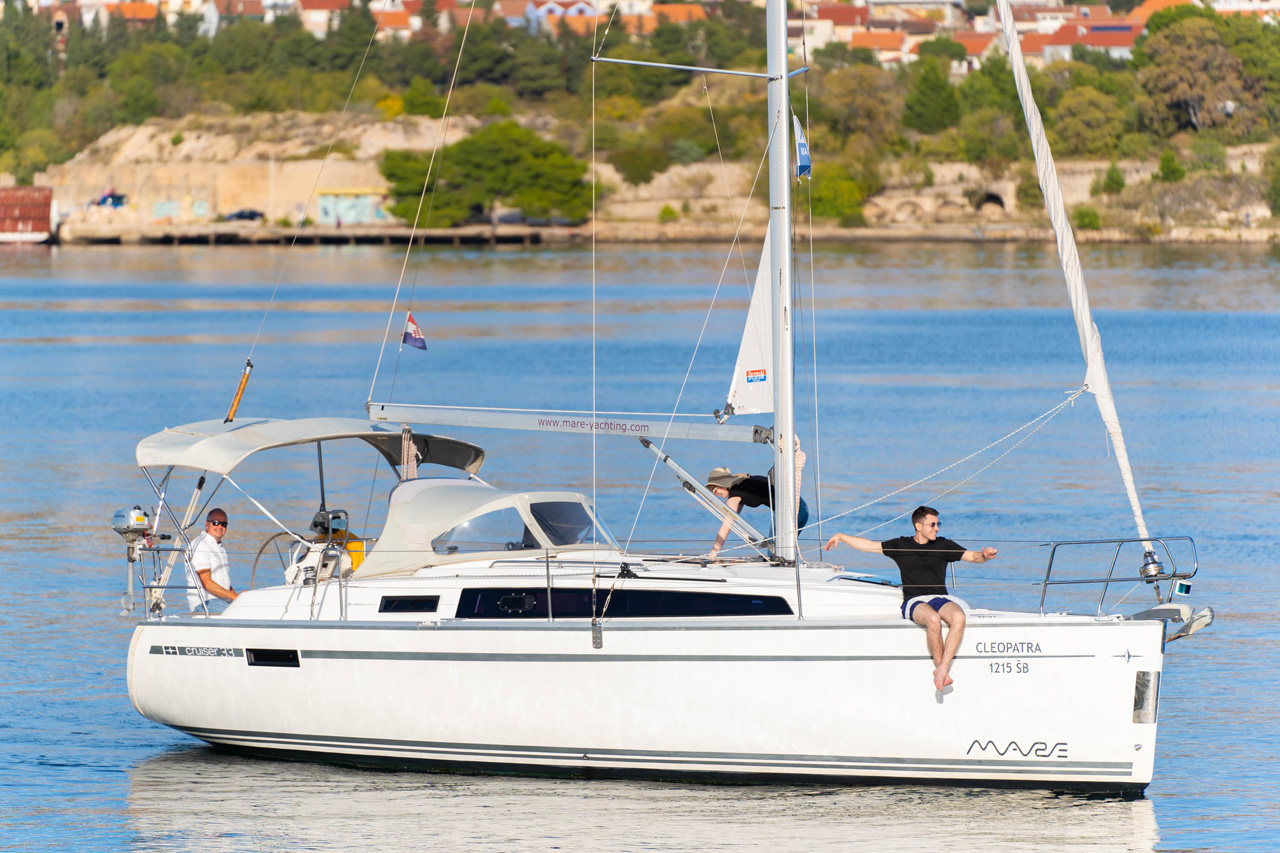 Bavaria Cruiser 33 — photo 4
