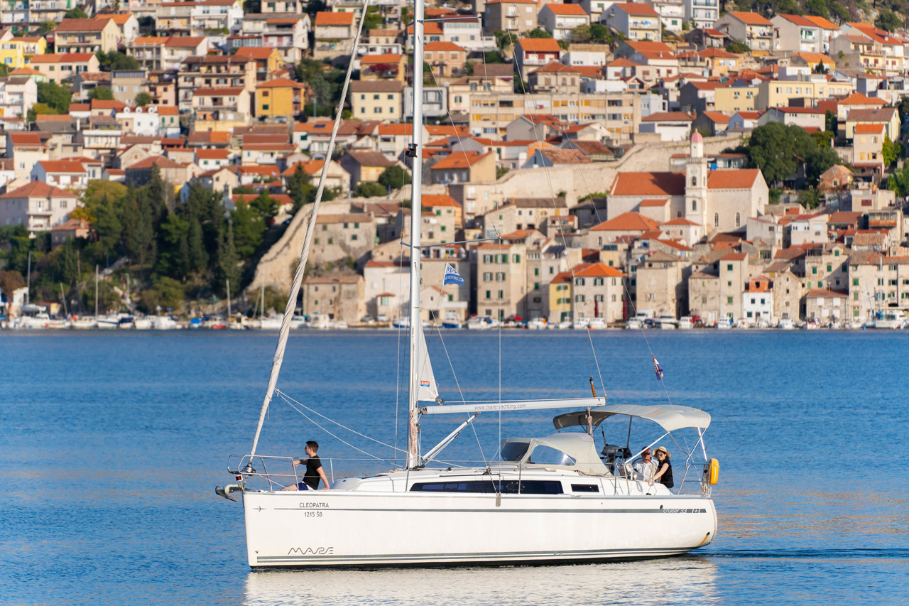 Bavaria Cruiser 33 — photo 5