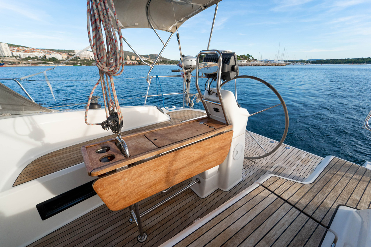 Bavaria Cruiser 33 — photo 8