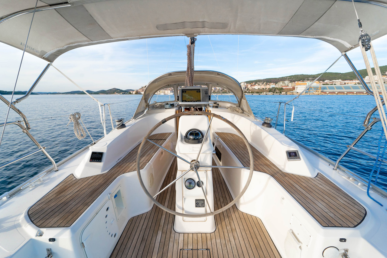 Bavaria Cruiser 33 — photo 9