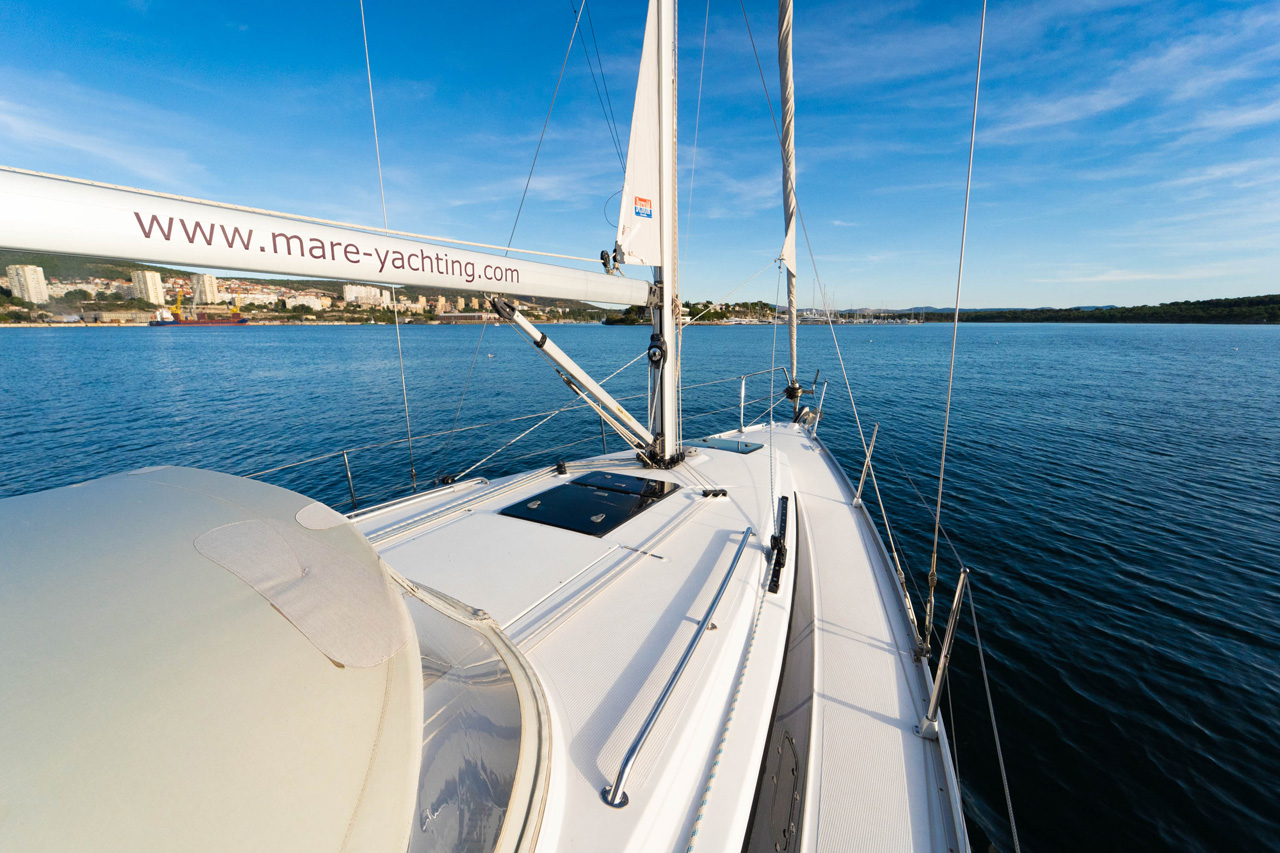 Bavaria Cruiser 33 — photo 10