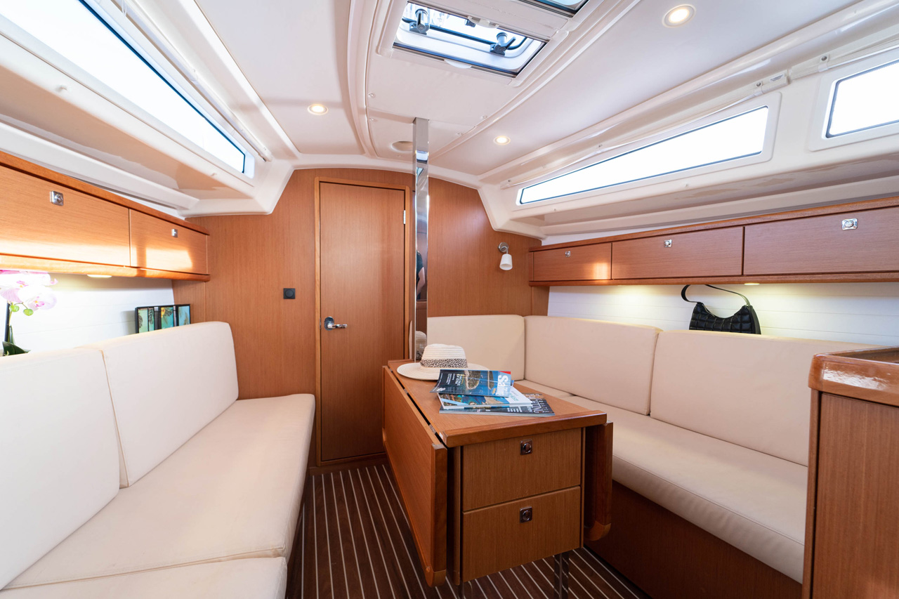 Bavaria Cruiser 33 — photo 14
