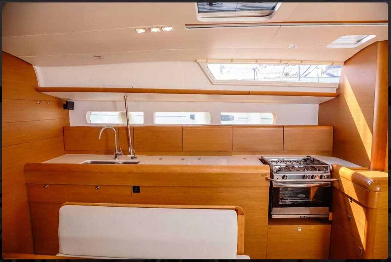 Sun Odyssey 519 - 5 + 1 cab. — photo 8