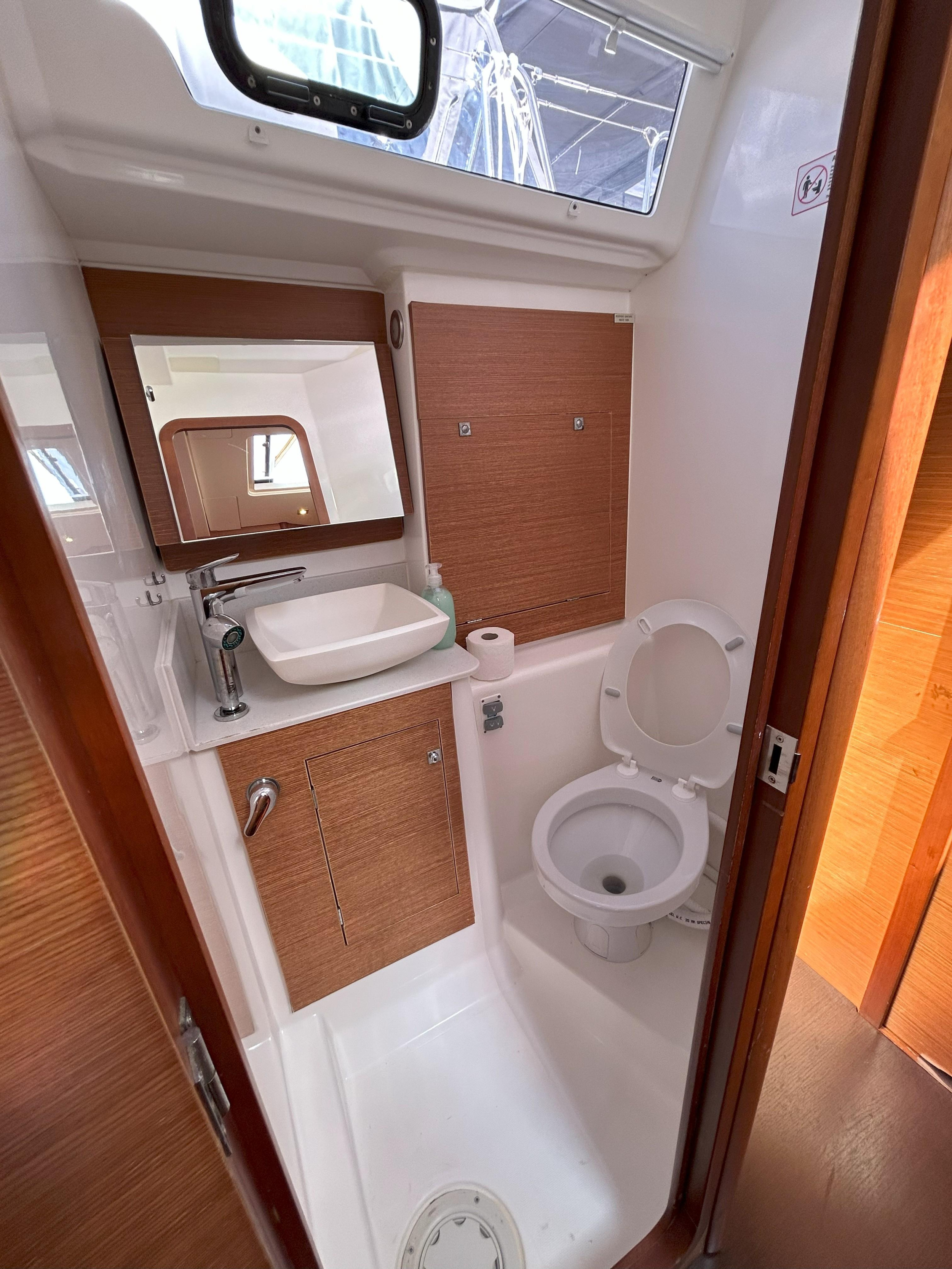 Dufour 460 GL — photo 18