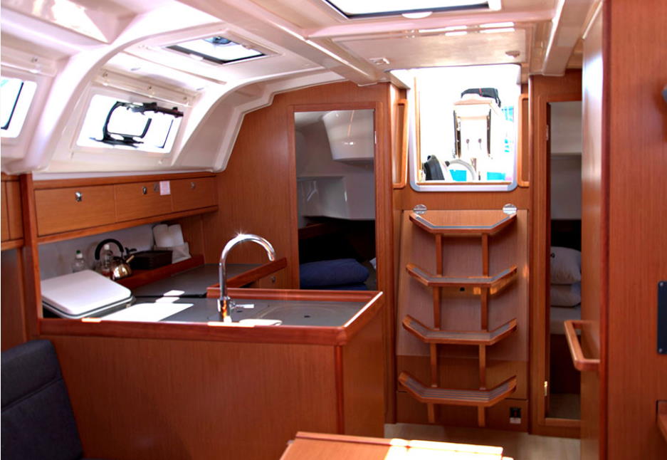Bavaria 37 — photo 5