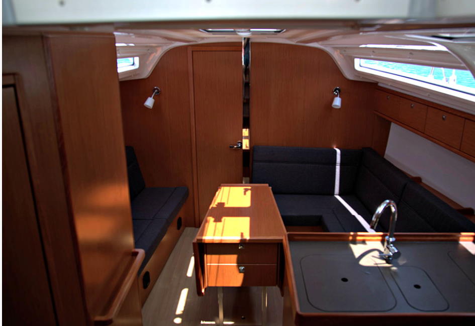 Bavaria 37 — photo 6