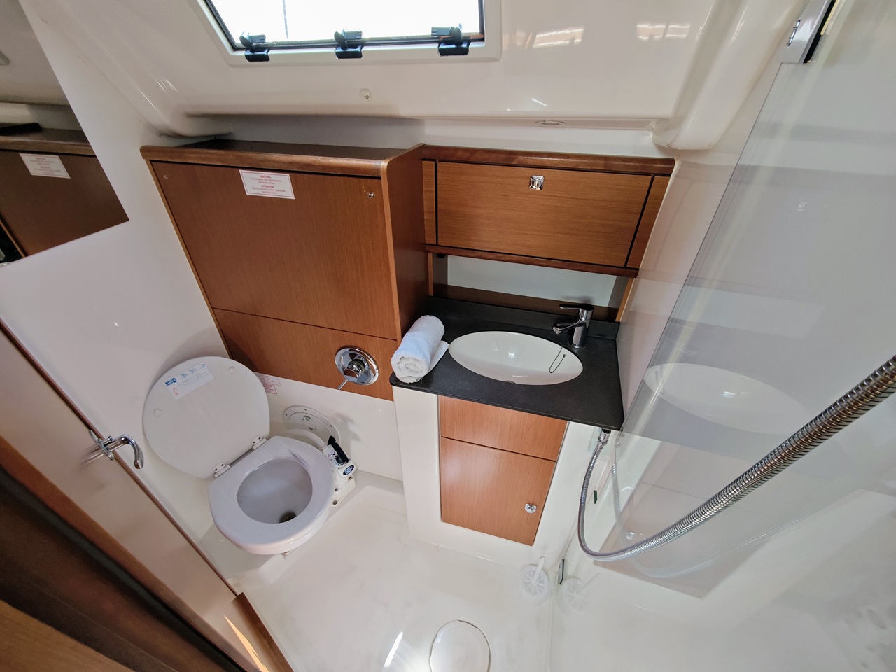 Bavaria Cruiser 51 — photo 16