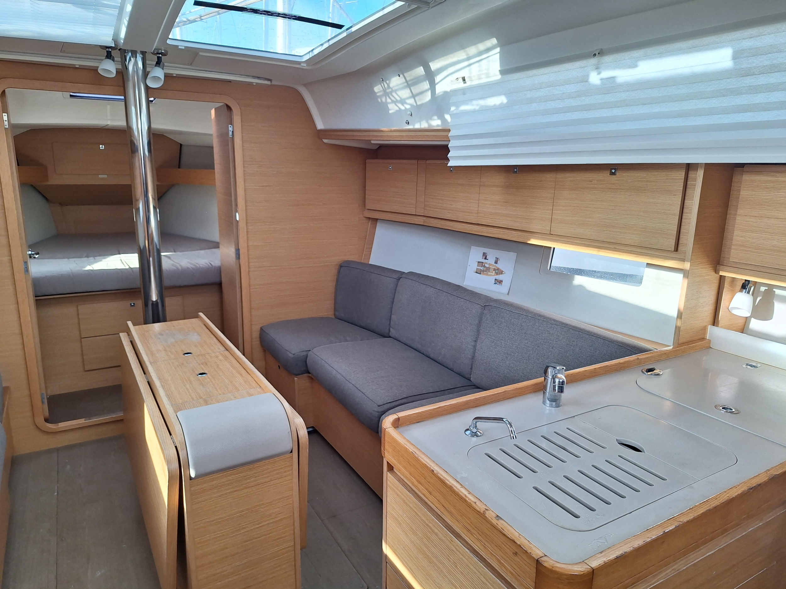 Dufour 382 GL — photo 8