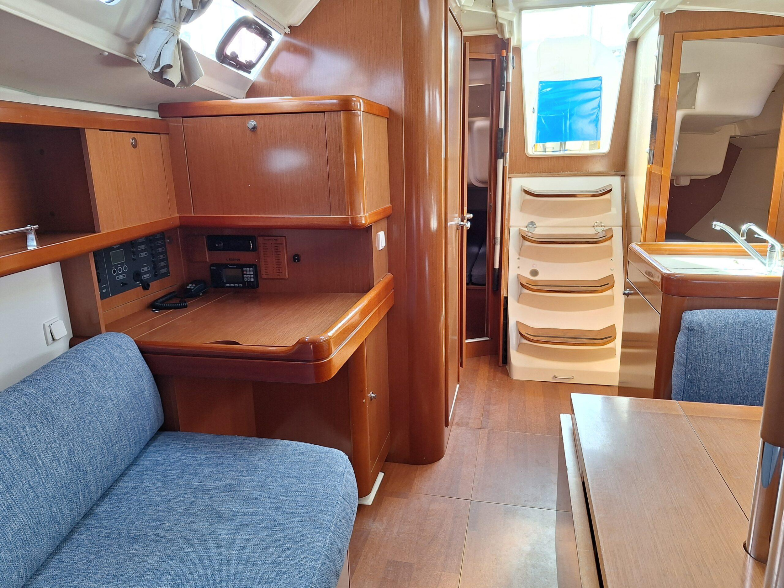 Oceanis 37 — photo 8
