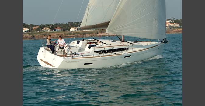 Sun Odyssey 379 — photo 1