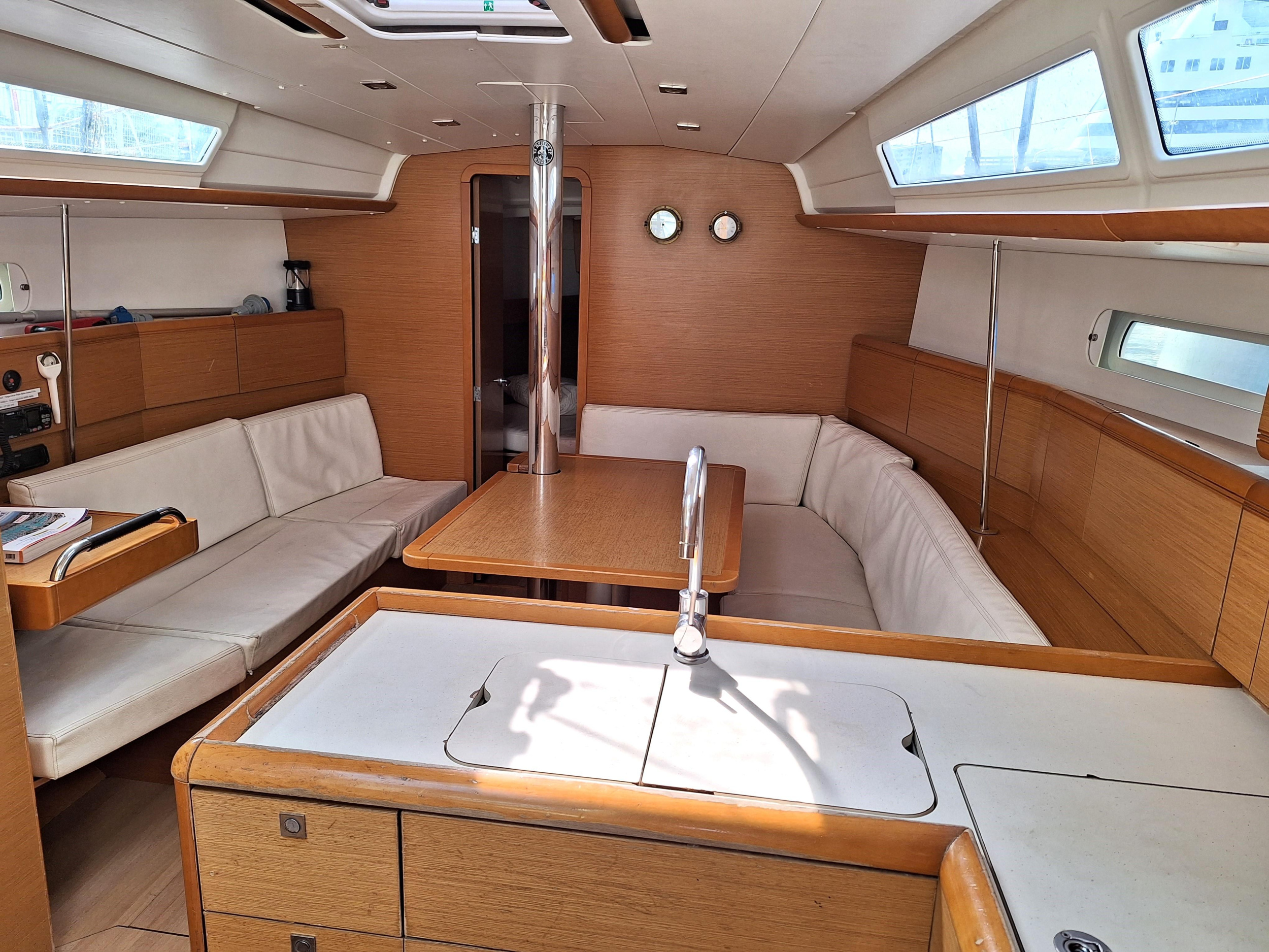 Sun Odyssey 379 — photo 11