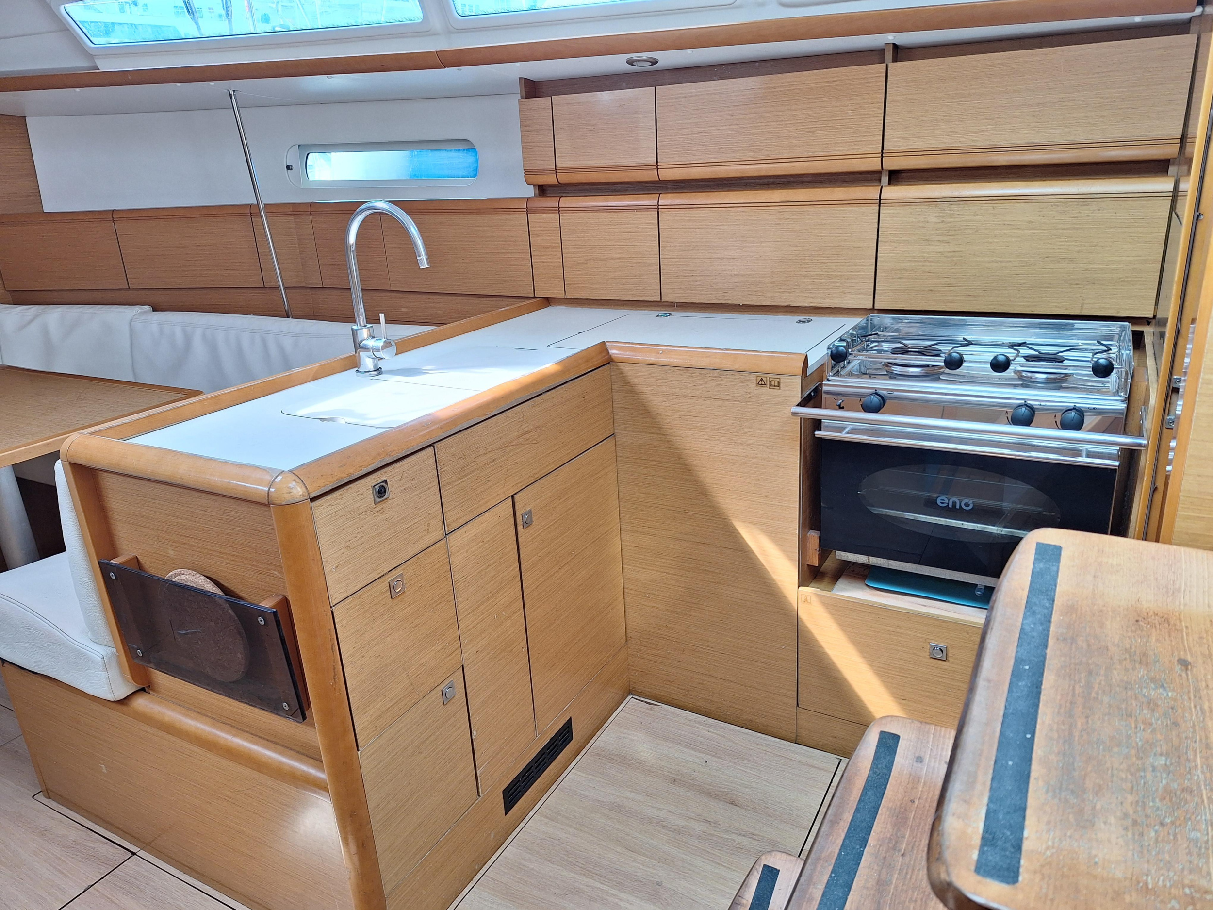 Sun Odyssey 379 — photo 12